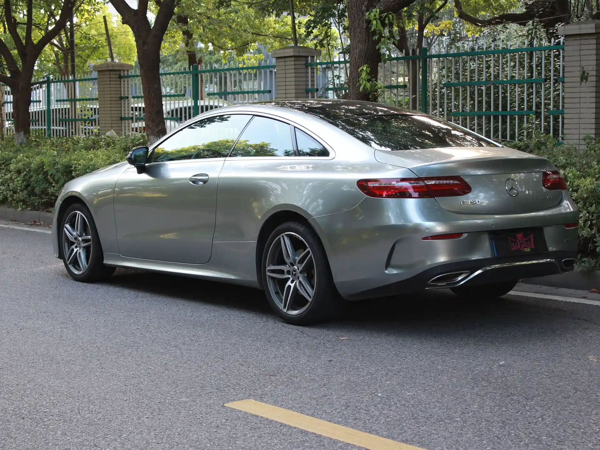 Фото 3 - Mercedes-Benz E-Class (Import)