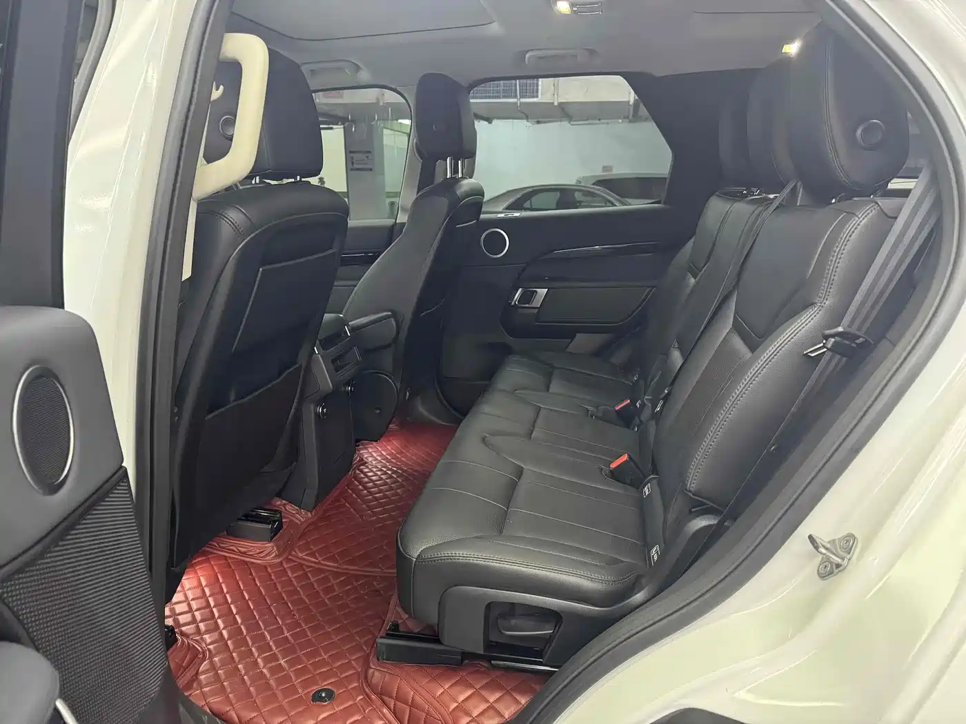 Фото 10 - Land Rover Discovery