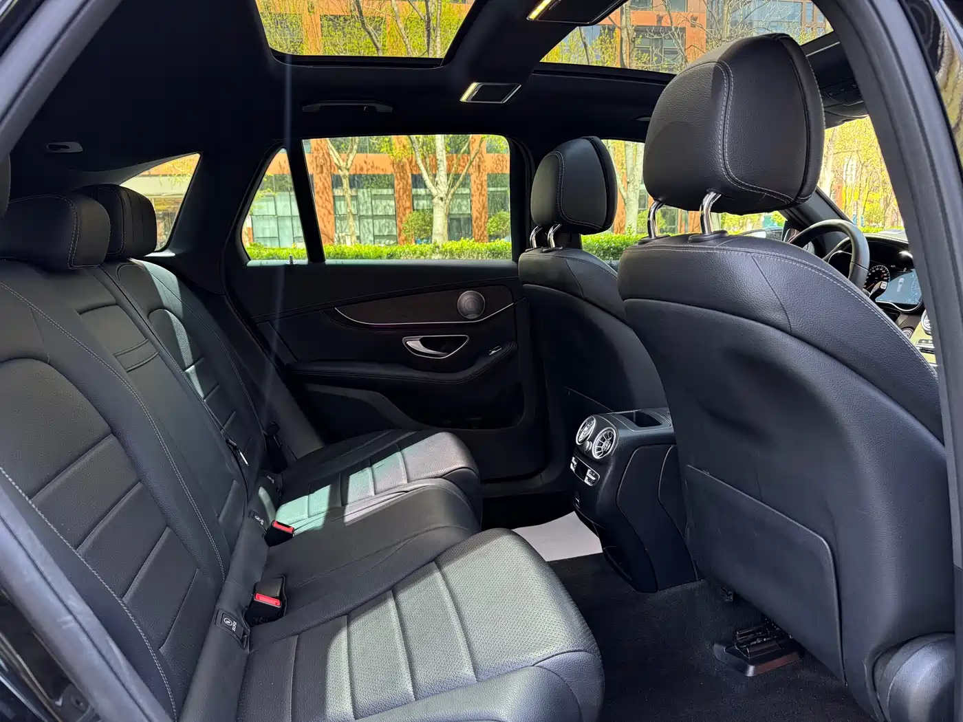Mercedes-Benz GLC 2020 Facelift GLC 300 L 4MATIC Dynamic фото 13