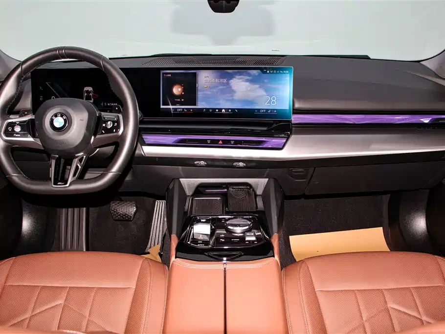 BMW 5 Series 2024 530Li Leading M Sport Package фото 13