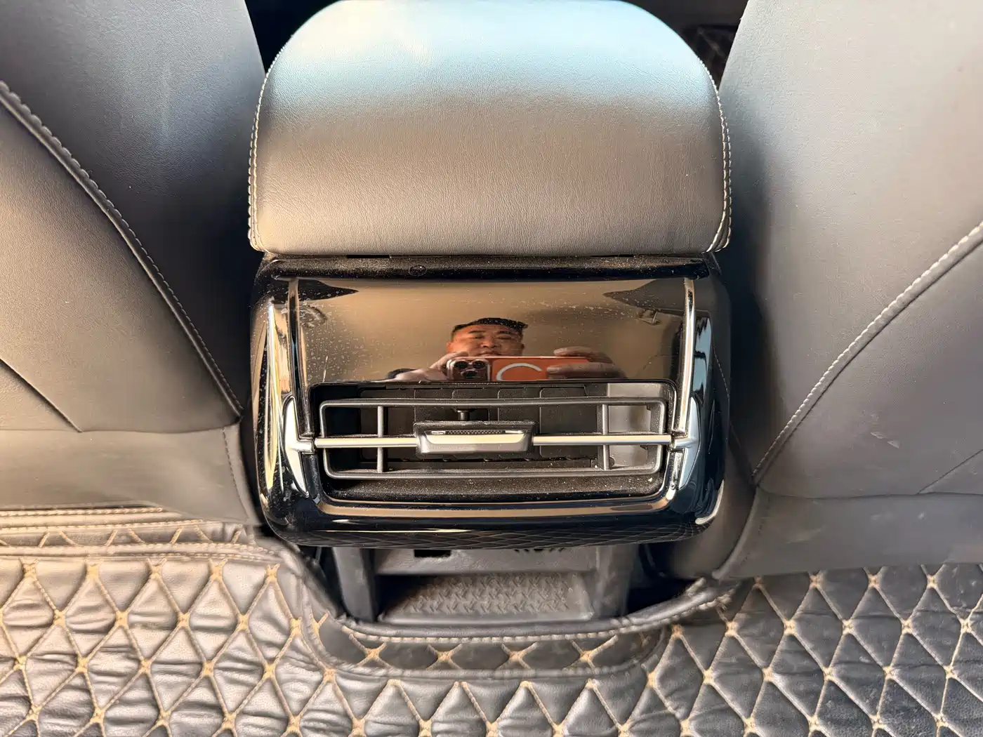 NEZHA AUTOMOBILE NEZHA U