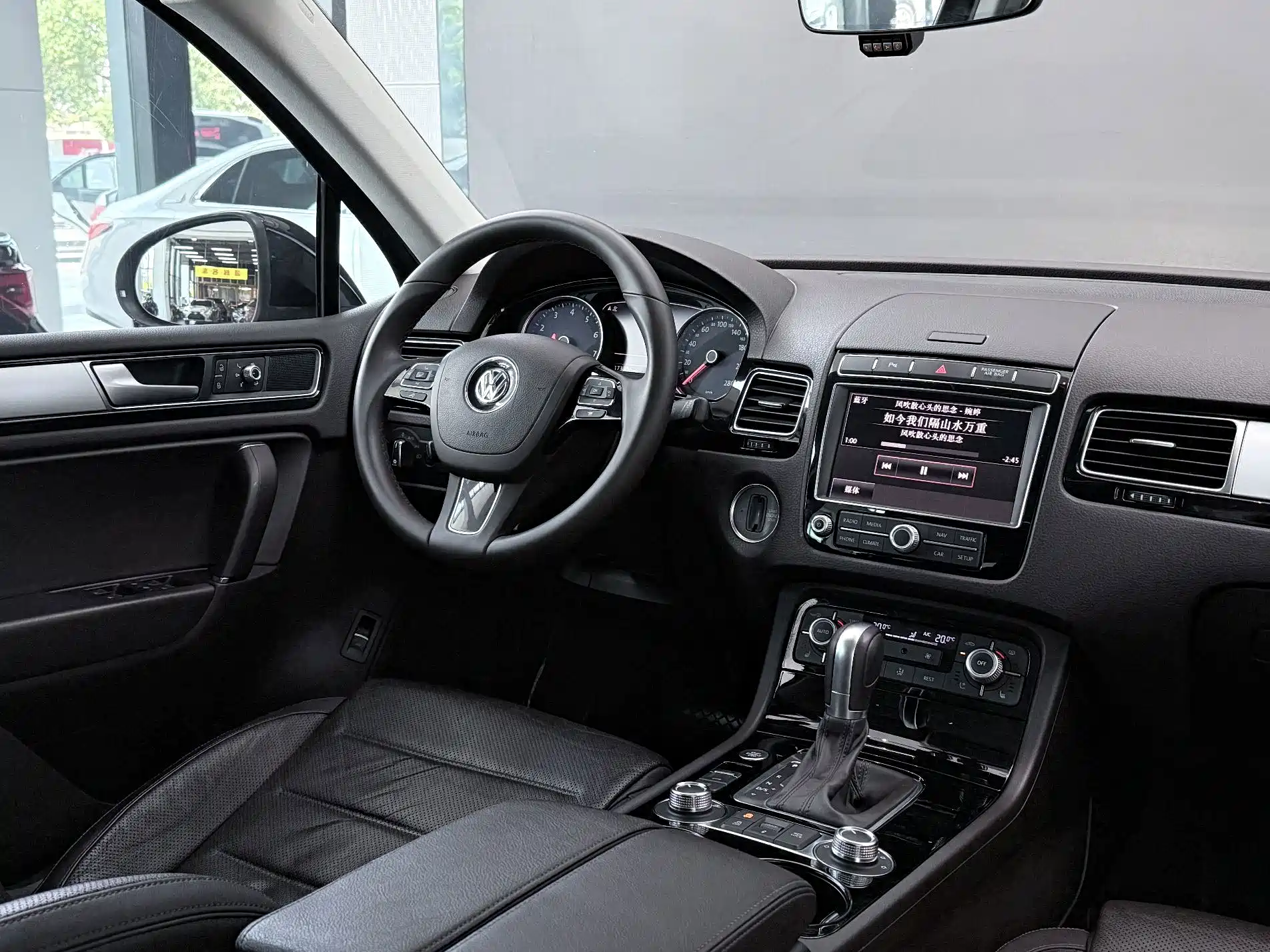Фото 18 - Volkswagen Touareg