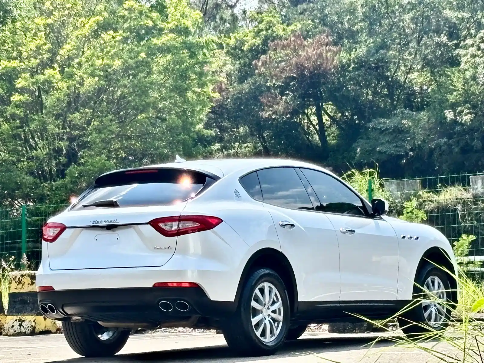 Photo 15 - Maserati Levante