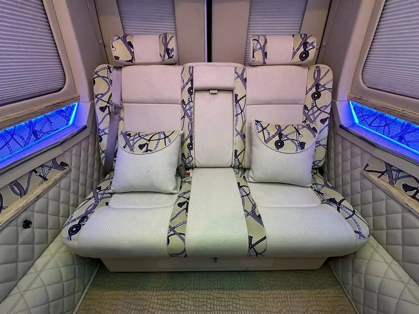 Mercedes-Benz Sprinter 2016 2.1T Comfort Tour Long Wheelbase Extended Version фото 18