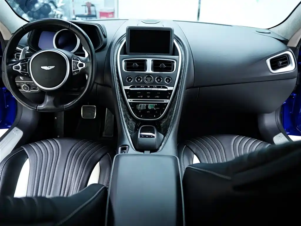 Aston Martin DB11 2021 2019 Model 4.0T V8 Coupe