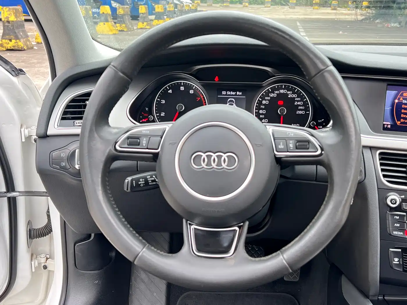 Audi A4L 2013 35 TFSI Automatic Standard фото 9