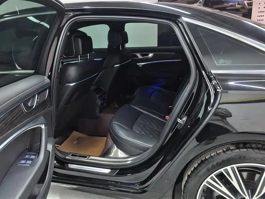 Audi A6L 2025 45 TFSI quattro Premium Sport фото 11