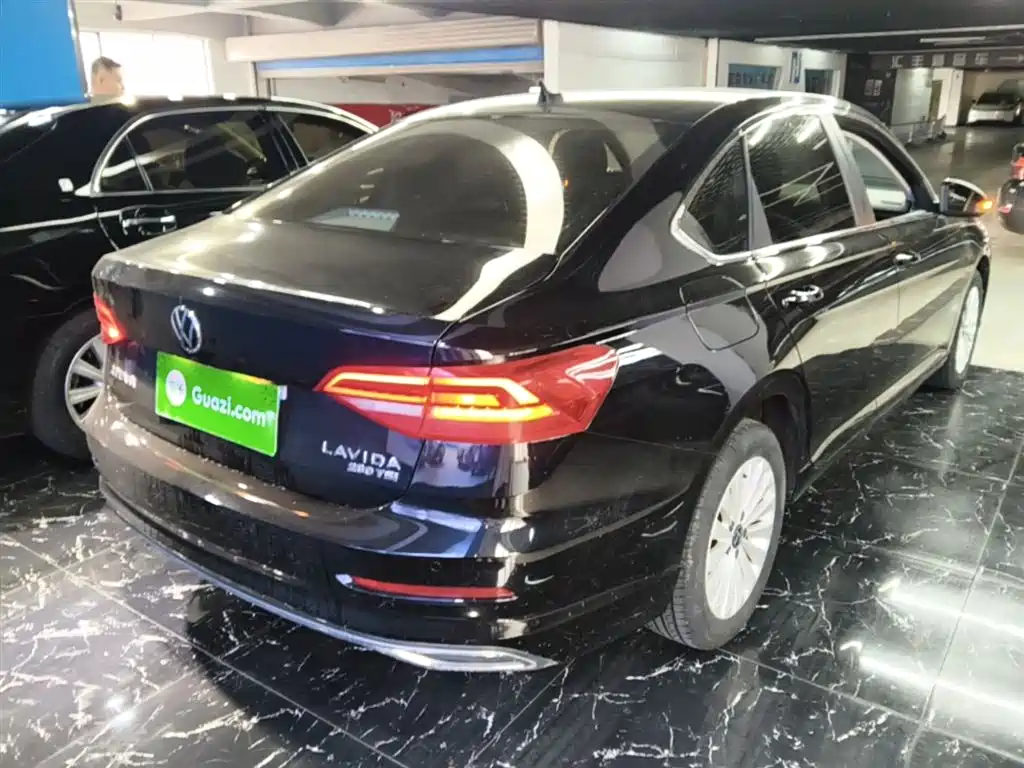 Volkswagen Lavida 2019 1.5L Automatic Comfort Edition China VI фото 7