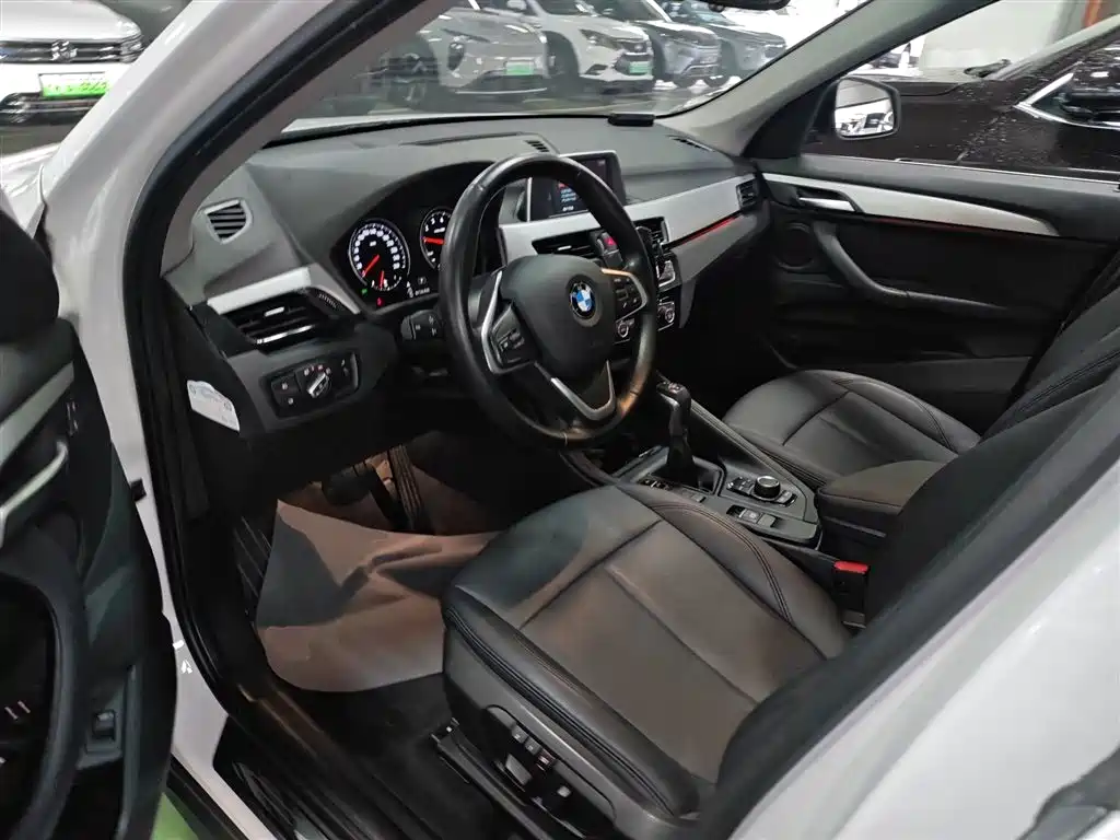 BMW X1 2019 sDrive20Li Leading Model фото 12