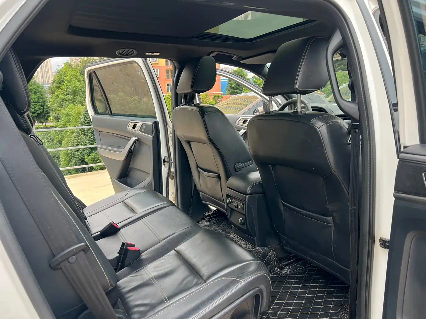 Ford Everest 2018 2017 2.0T Gasoline Automatic 4WD Luxury Edition 7-Seater