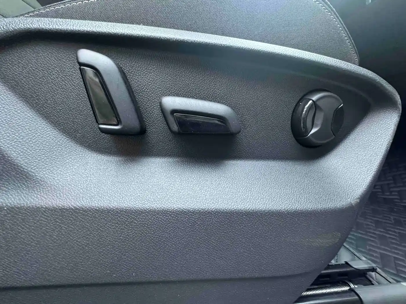 Volkswagen Tayron 2022 280TSI 2WD Luxury Smart Connect Edition фото 21