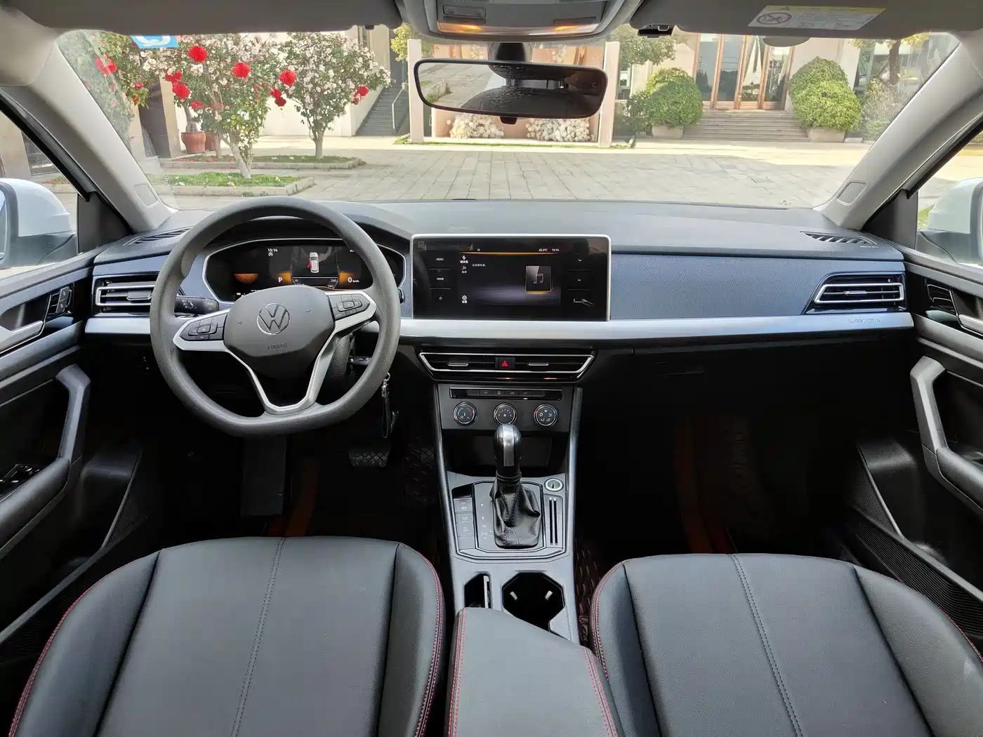 Volkswagen Lavida 2024 Model 1.5L Automatic Delight Edition фото 5