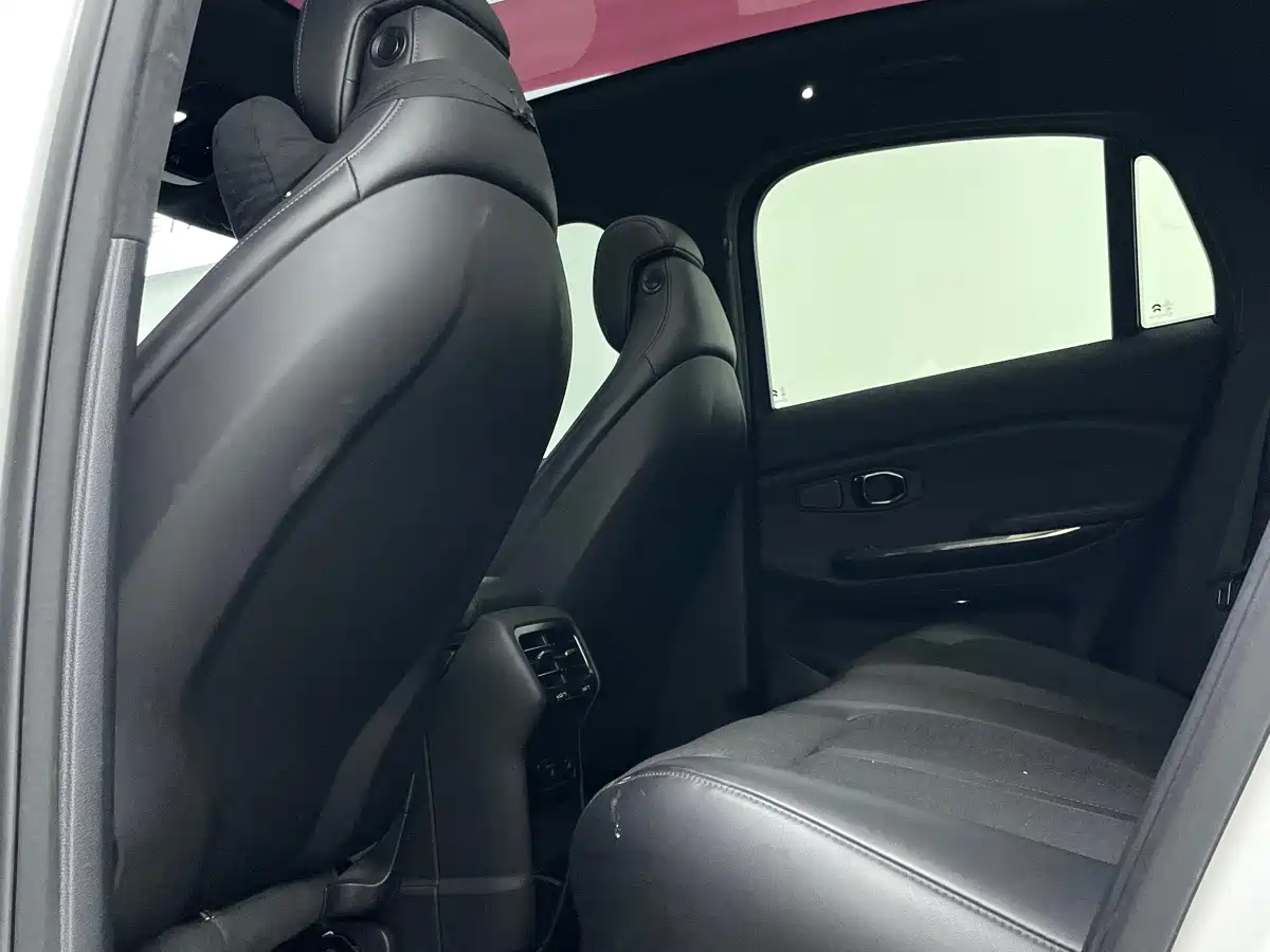 Фото 37 - NIO EC6
