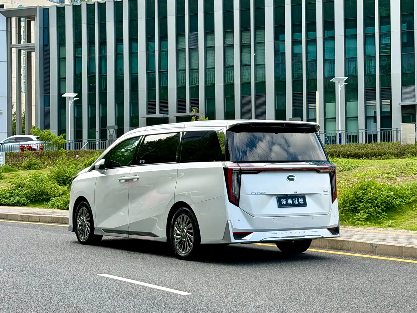 GAC Trumpchi Trumpchi M8 2023 Model Master Series Hybrid Royal Edition фото 4