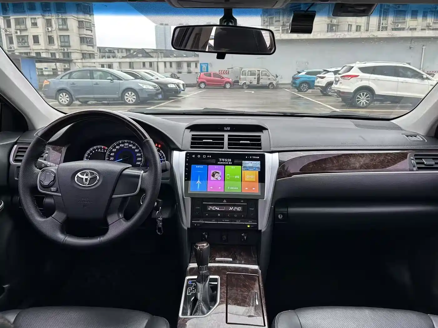 Toyota Camry 2016 2.0G 10th Anniversary Leading Edition фото 5