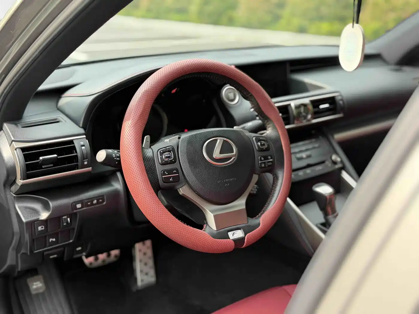 Lexus IS 2017 300 F SPORT фото 14