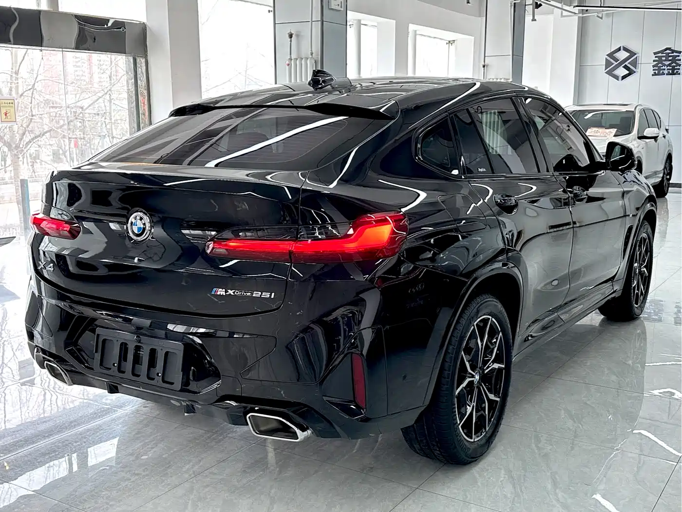 BMW X4 2022 xDrive 25i M Sport Package фото 8