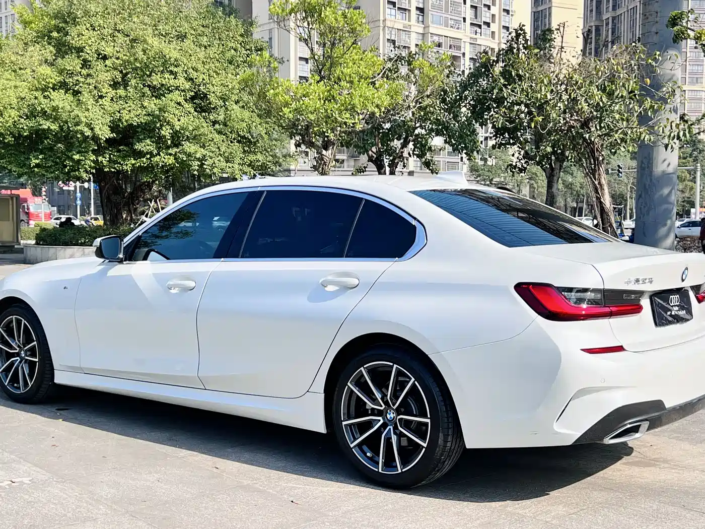 BMW 3 Series 2021 320Li M Sport Package фото 6