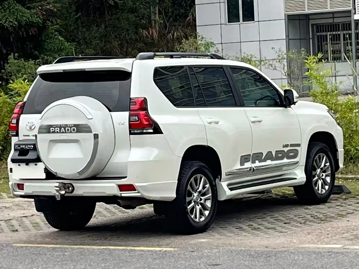 Toyota Prado 2019 3.5L Automatic TX-L Zunxiang Edition with Rear-mounted Spare Tire фото 14