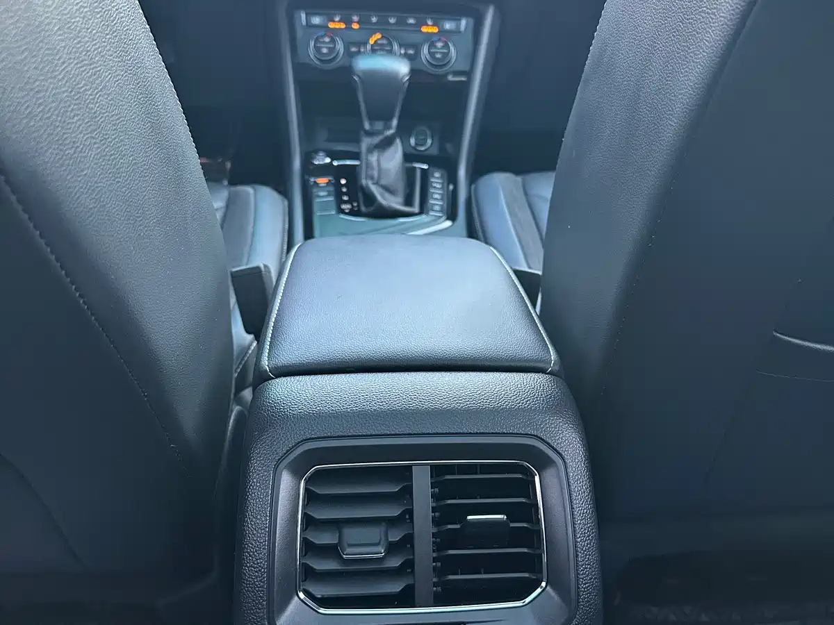 Volkswagen Tiguan L 2021 330TSI Automatic 2WD R-Line Premium фото 13