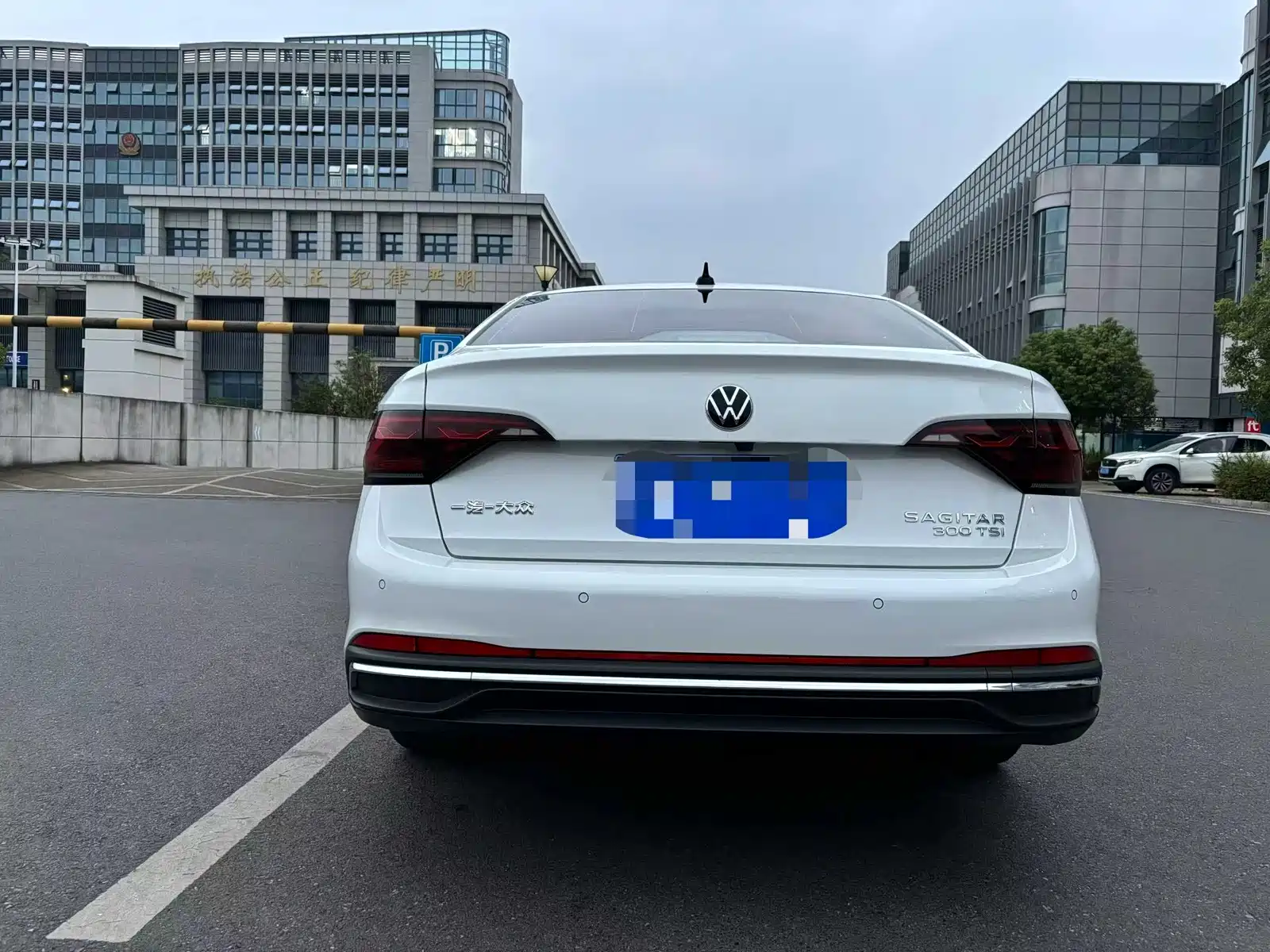 Фото 8 - Volkswagen Sagitar