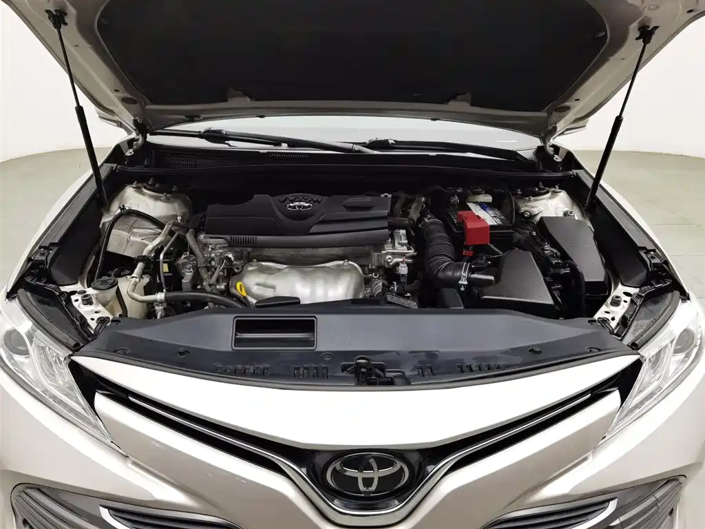 Toyota Camry 2018 2.0G Luxury Edition фото 6