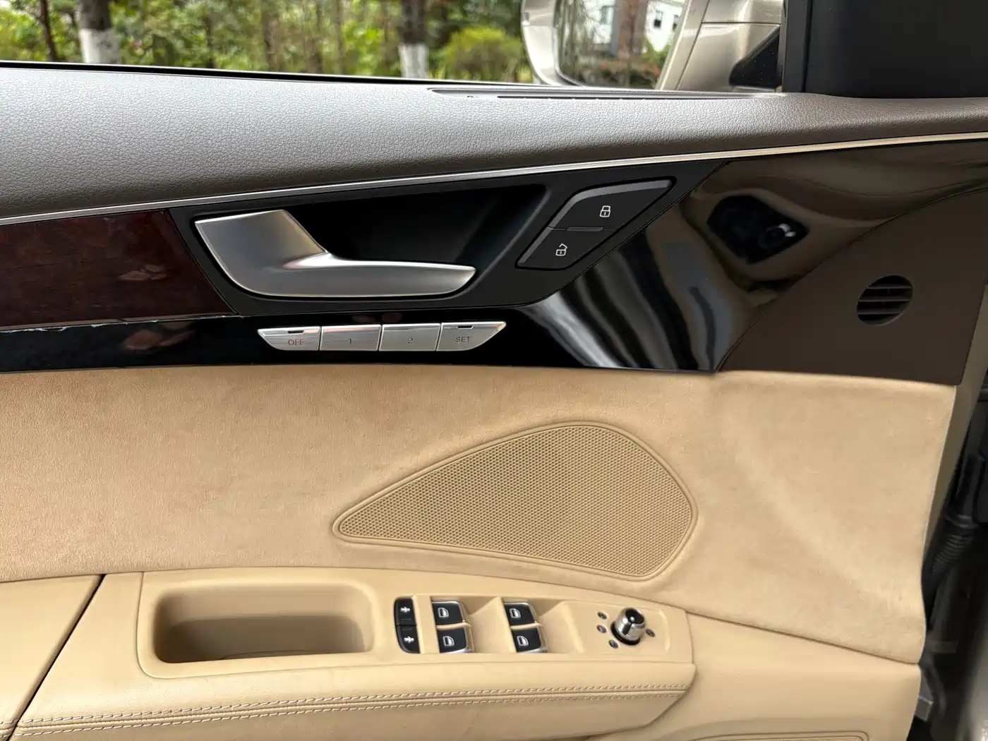 Audi A8 2012 A8L 50 TFSI quattro Luxury фото 6