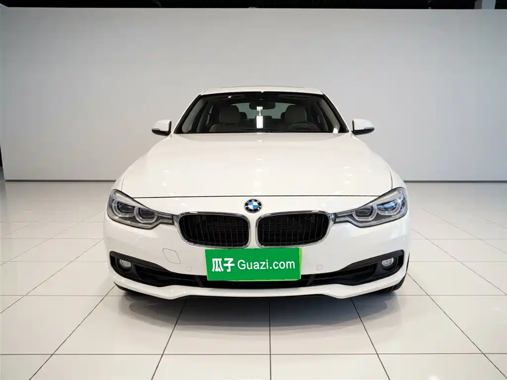 BMW 3 Series 2017 318i Fashion фото 24