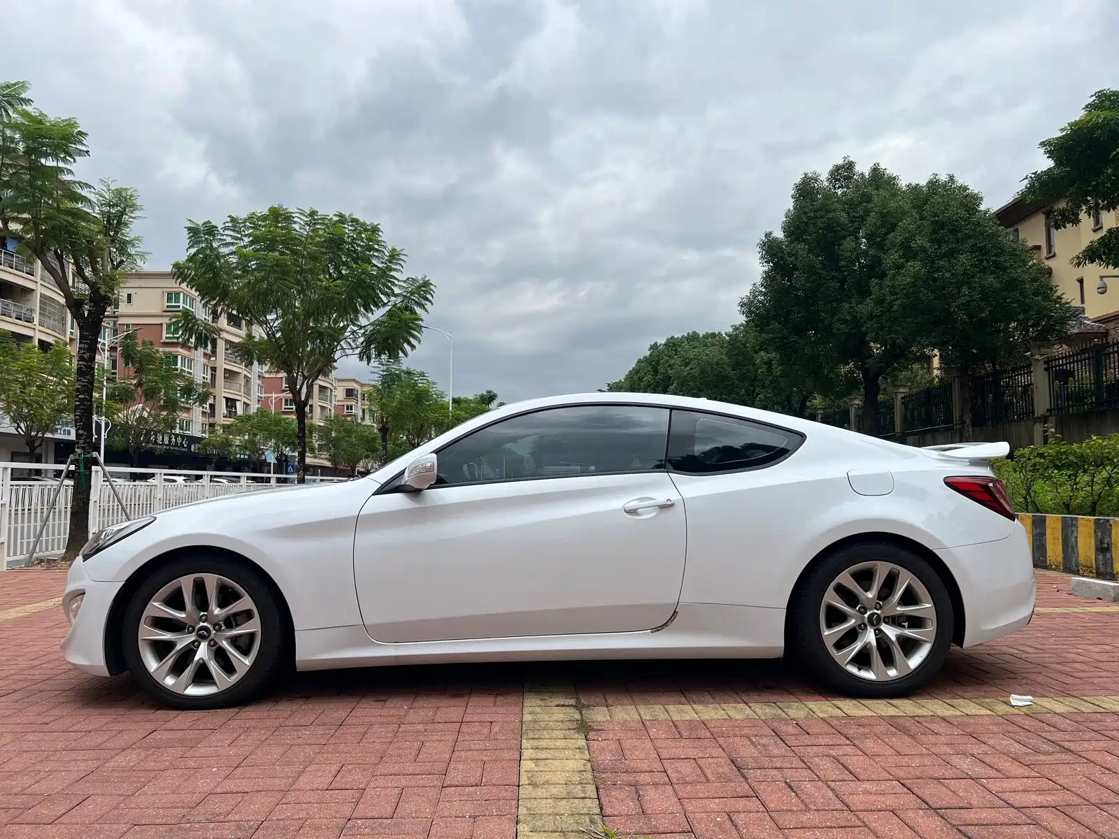 Фото 7 - Hyundai Genesis Coupe