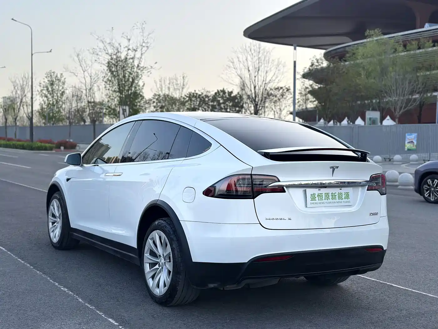 TESLA MODEL X