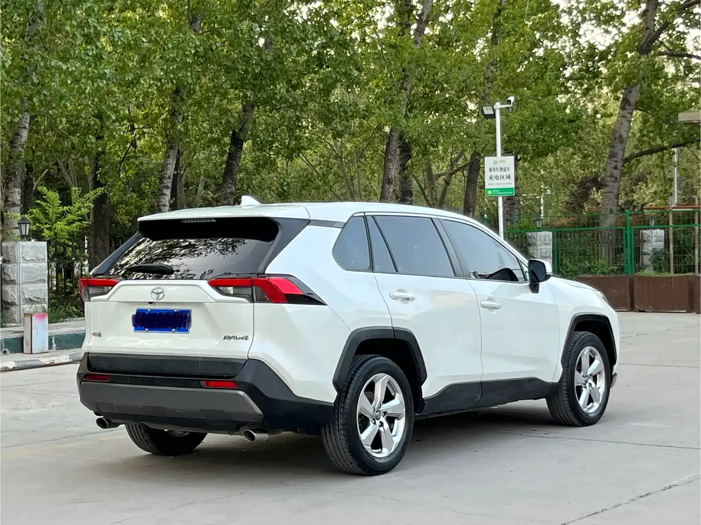 Toyota RAV4 Rongfang 2020 2.0L CVT 2WD Trend Edition фото 17