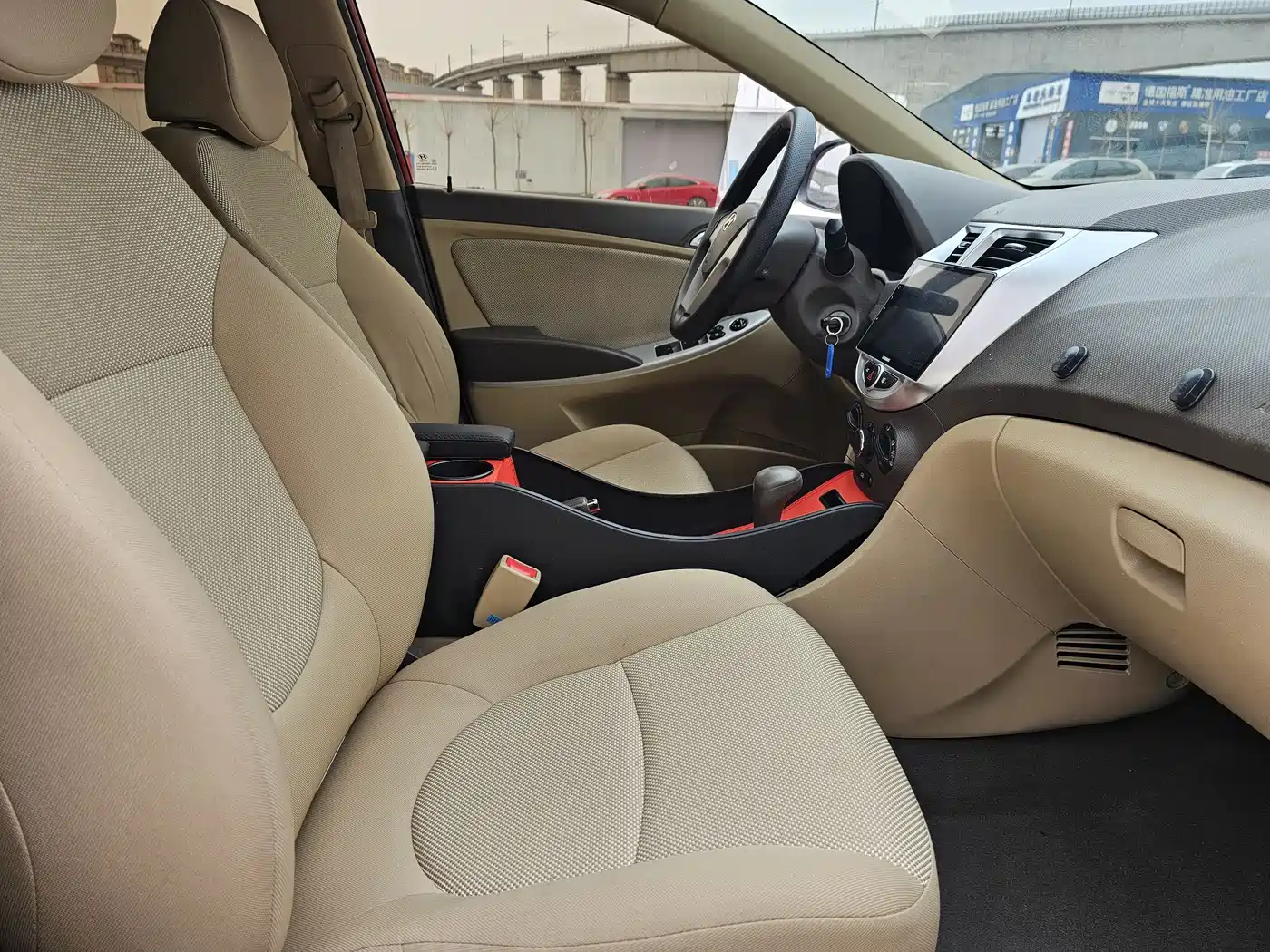 Hyundai Verna 2013 Sedan 1.4L Automatic Standard GL фото 9