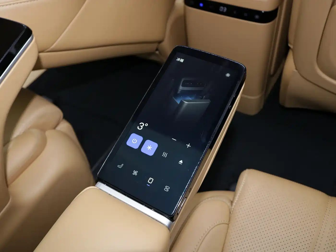 Voyah Auto Voyah Dreamer 2025 PHEV AWD Flagship Kunpeng Edition фото 23