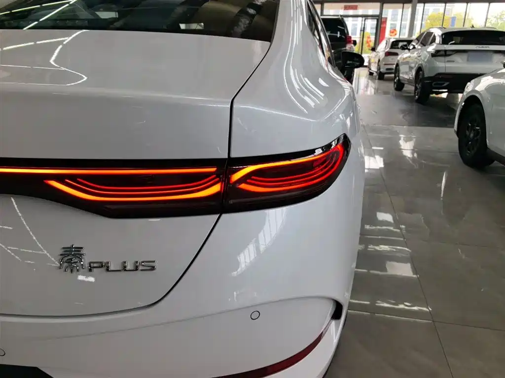 BYD Qin PLUS 2026 DM-i Smart Edition 128KM Progressive фото 8