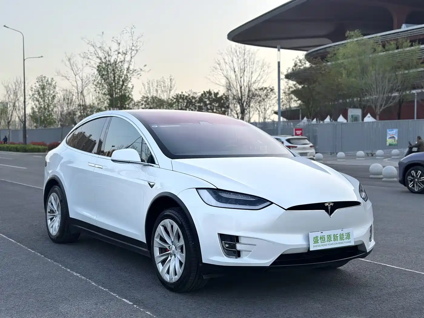 TESLA MODEL X