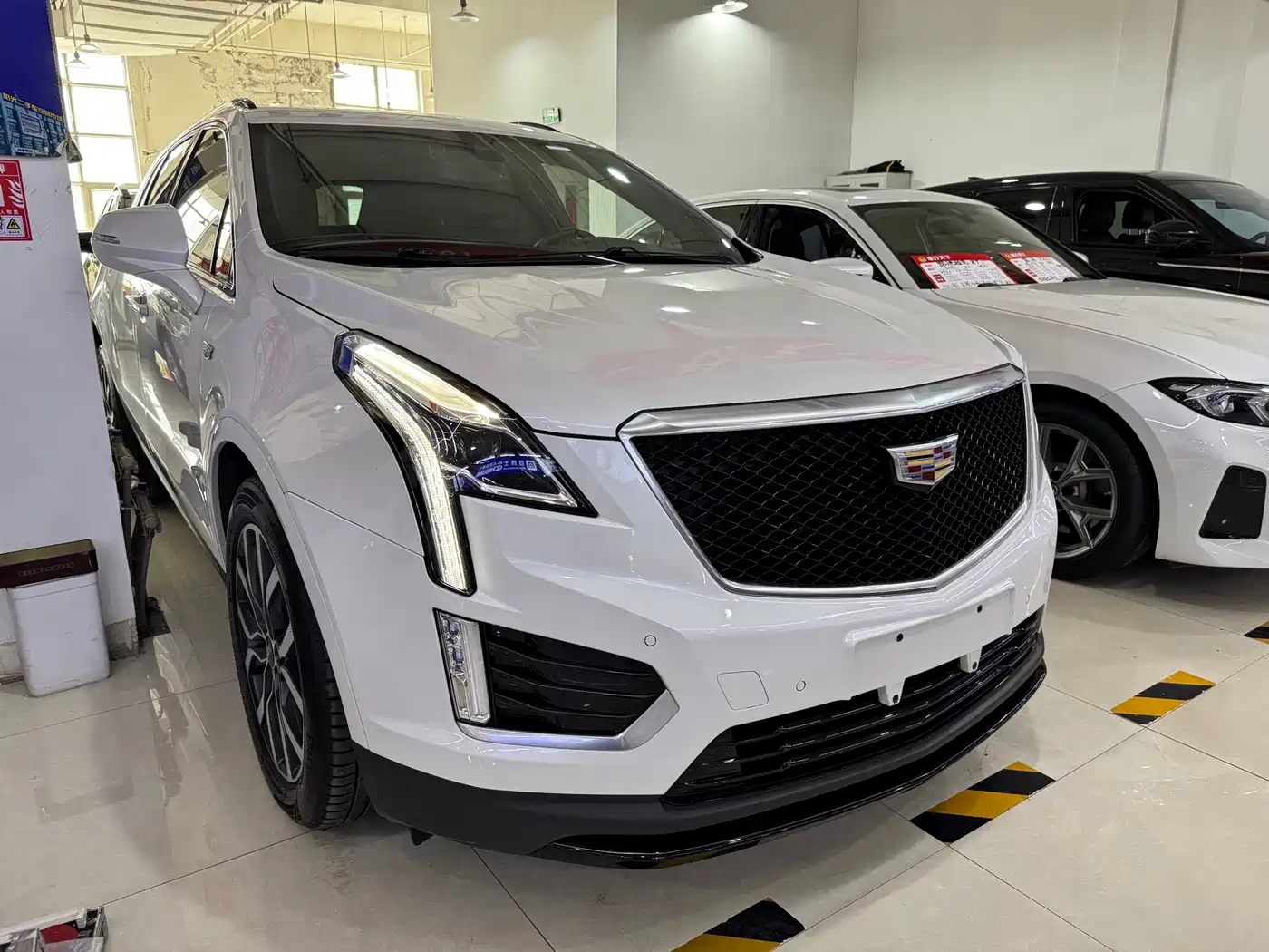 Фото 3 - Cadillac XT5