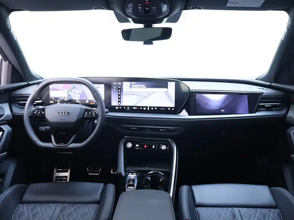 Фото 13 - Audi Q5L