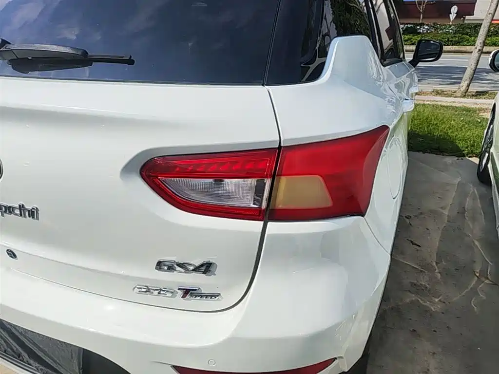 GAC Trumpchi Trumpchi GS4 2016 235T G-DCT Luxury Edition фото 8