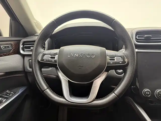 Lynk & Co 02 2018 2.0T Automatic 2WD Jin Pro Version China VI фото 11
