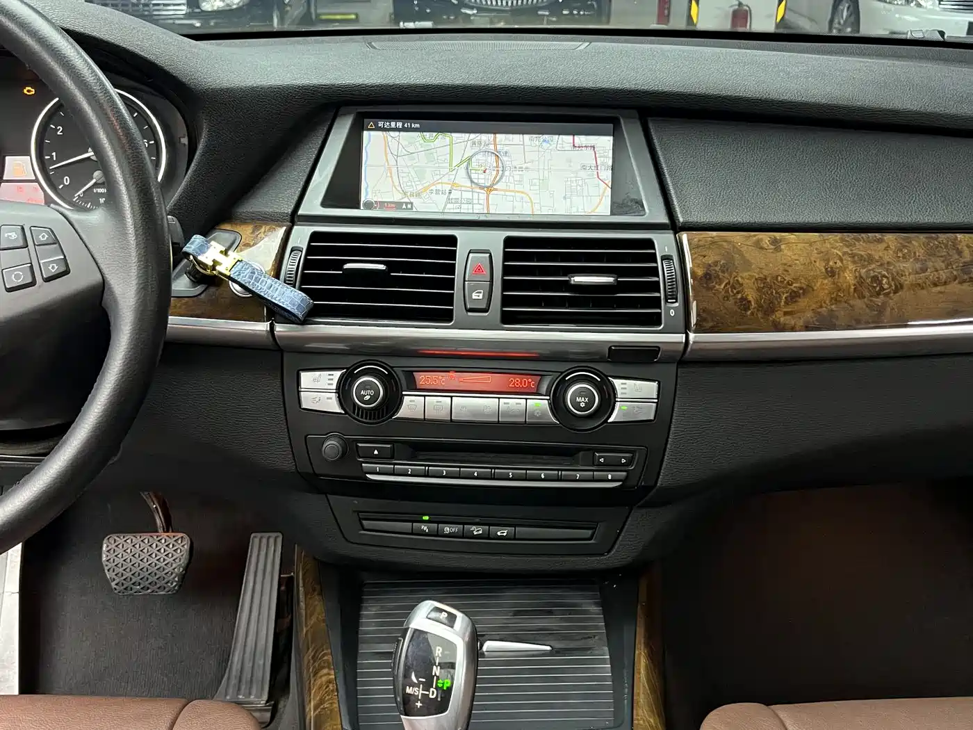 BMW X5 (Import) 2011 xDrive35i Leading Edition фото 22