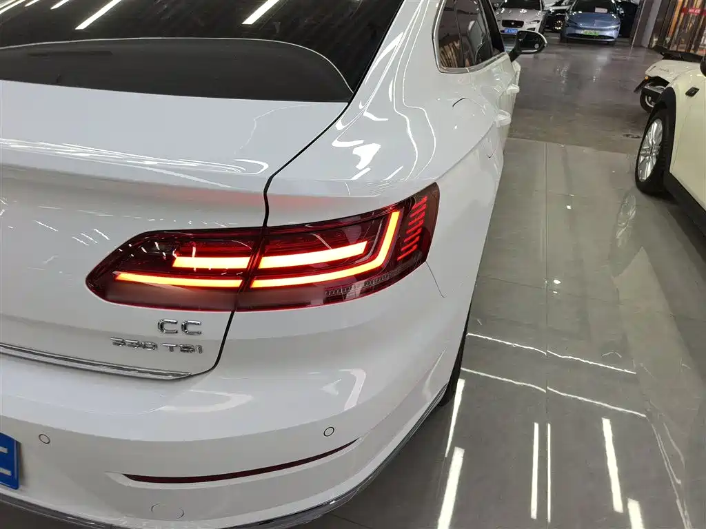 Volkswagen FAW-Volkswagen CC 2020 330TSI Elegance Version China VI фото 8
