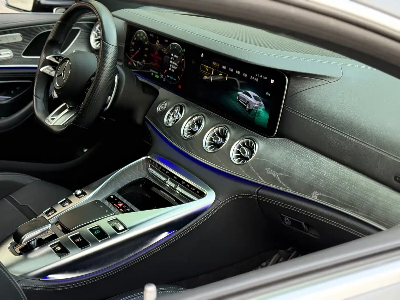 MERCEDES-BENZ AMG GT