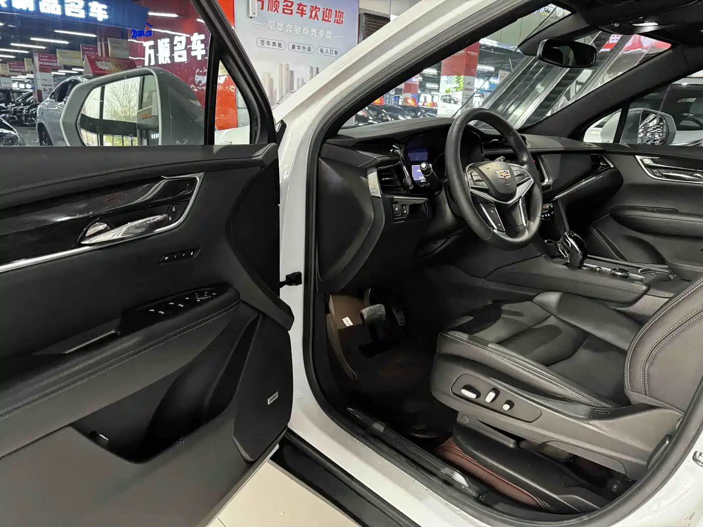 CADILLAC XT5
