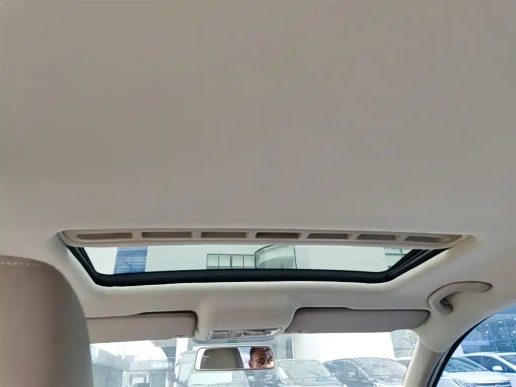 Volkswagen Santana 2013 1.6L Automatic Comfort Edition фото 18