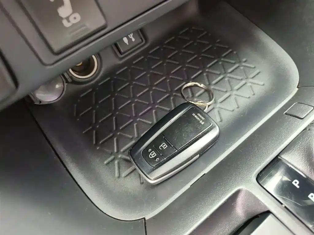 Toyota RAV4 Rongfang 2020 2.0L CVT 4WD Fashion PLUS фото 9