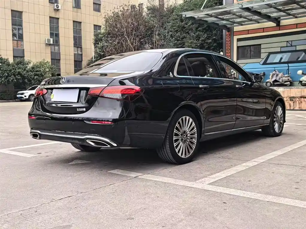 MERCEDES-BENZ E CLASS