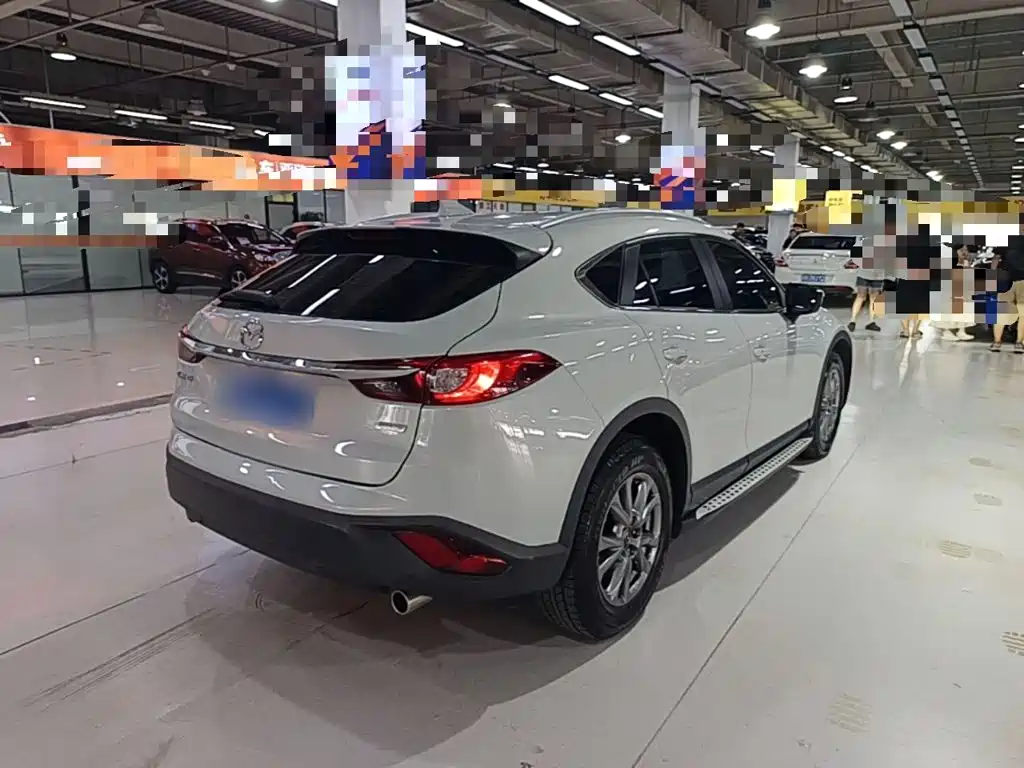 Фото 7 - Mazda CX-4