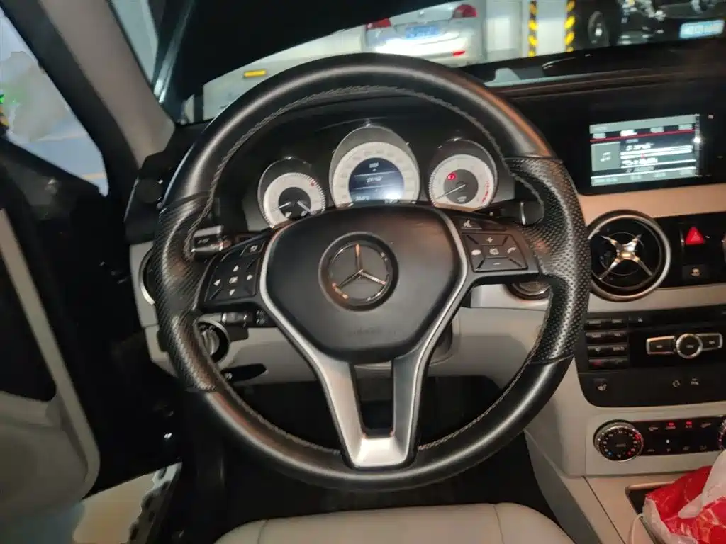 Mercedes-Benz GLK-Class 2013 GLK 300 4MATIC Dynamic Sunroof фото 3