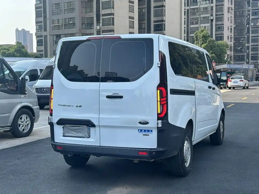 Ford Transit 2024 2023 Model 2.0T Diesel Automatic Multi-purpose Commercial Vehicle Short Wheelbase Low Roof 5/6 Seater
