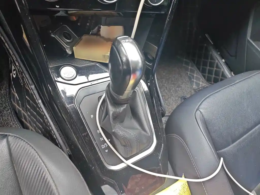 Volkswagen T-ROC 2018 280TSI DSG 2WD Comfort (China V) фото 7